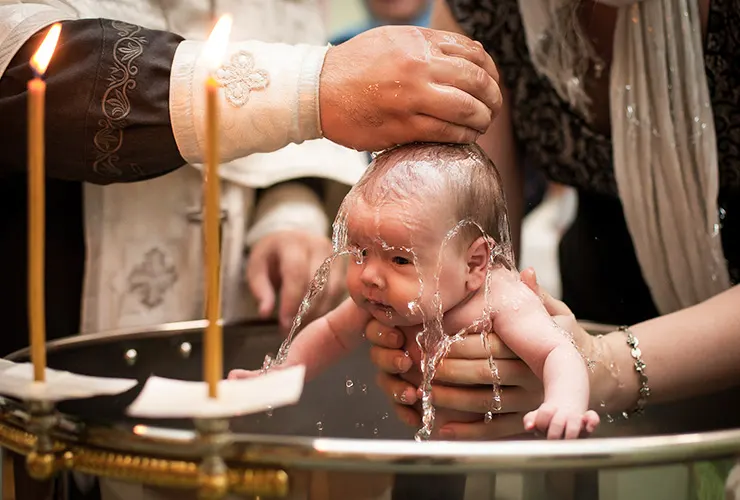 Συμβολισμοί βάπτισης: Τους ακολουθείτε γνωρίζετε όμως τη σημασία τους;